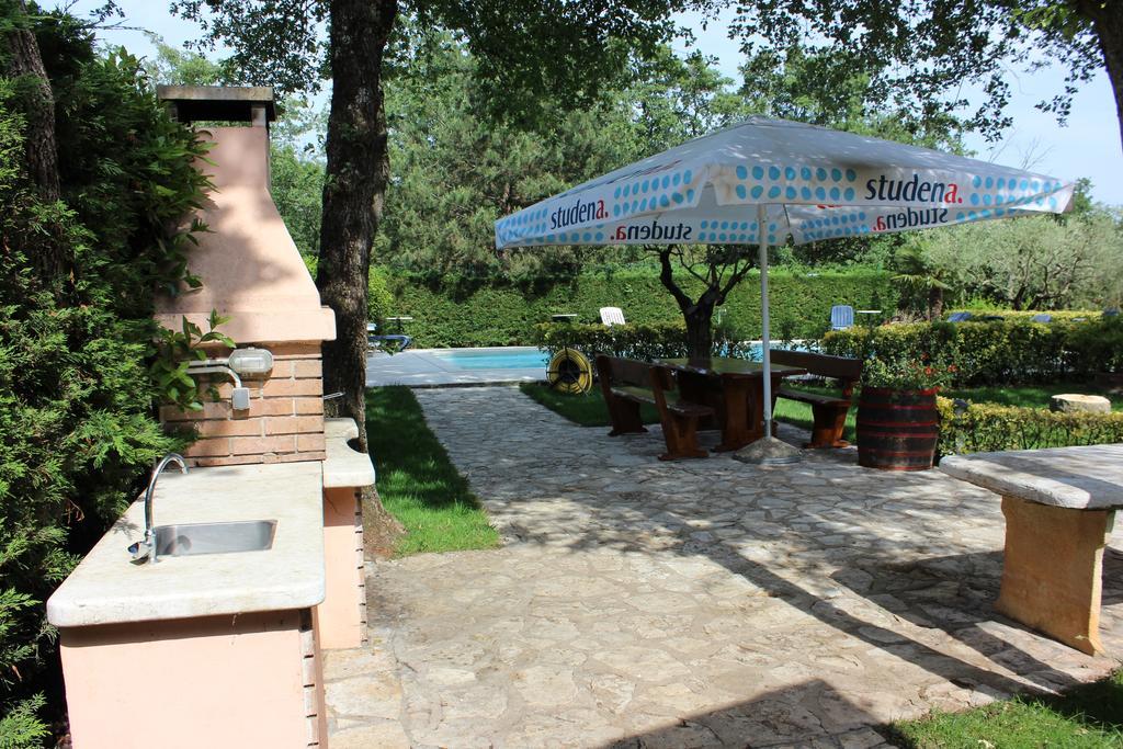 Aqua Family Apartments Karigador Dış mekan fotoğraf