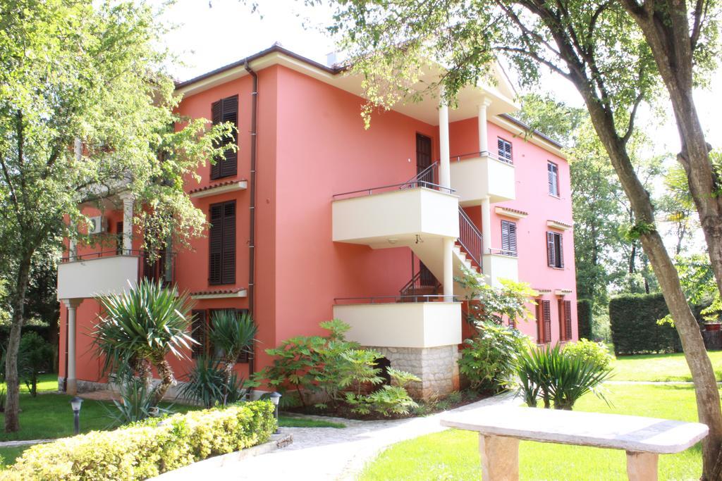 Aqua Family Apartments Karigador Dış mekan fotoğraf