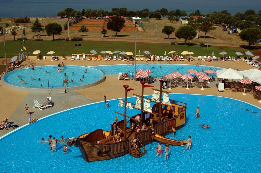 Aqua Family Apartments Karigador Dış mekan fotoğraf